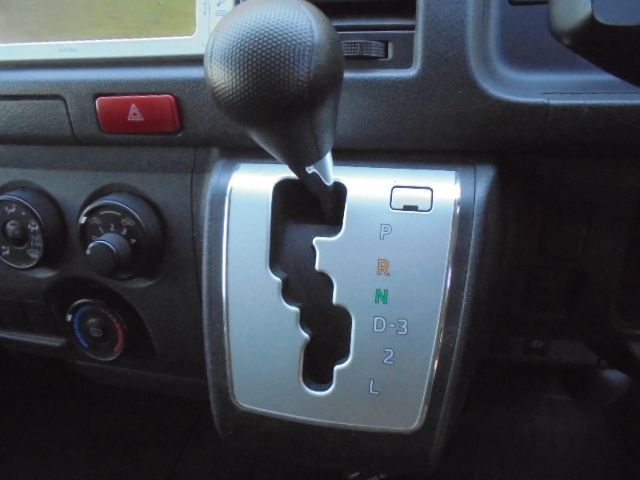 TOYOTA HIACE VAN 2WD 2014 Image 31