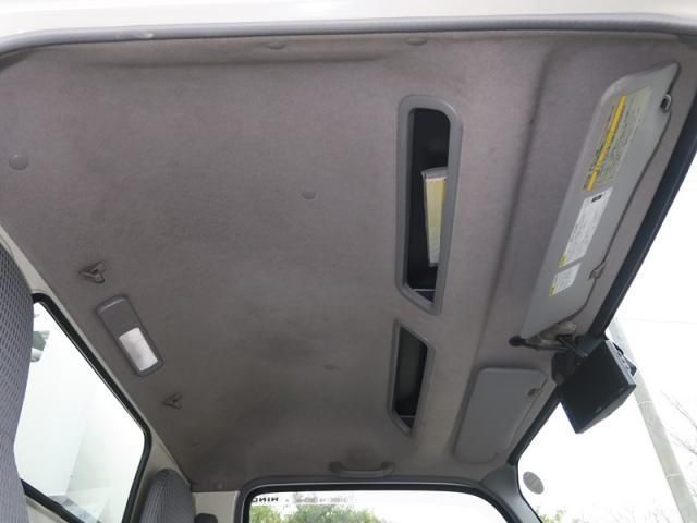 HINO DUTRO 2017 Image 31