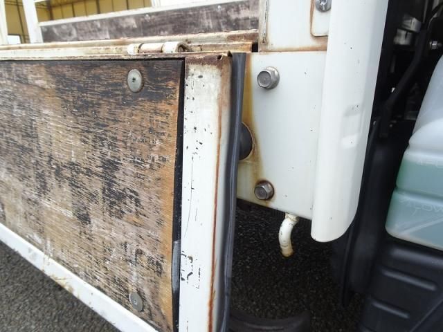 MITSUBISHI CANTER 2017 Image 31