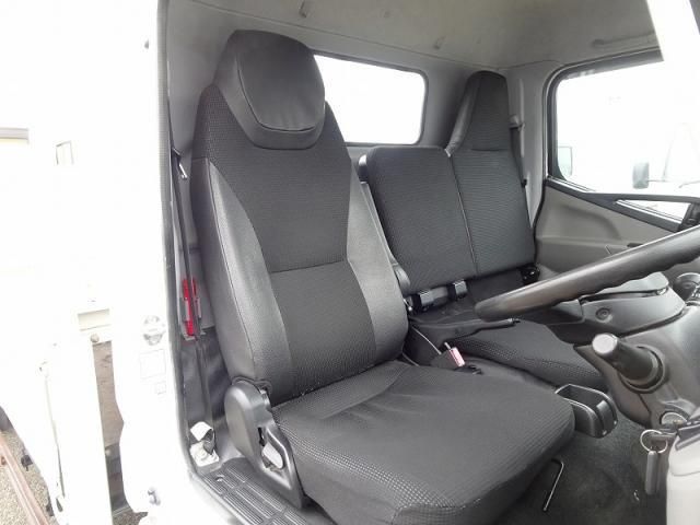 MITSUBISHI CANTER 2017 Image 31