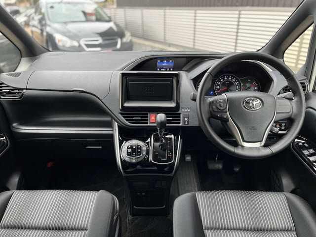 TOYOTA VOXY 2020 Image 31