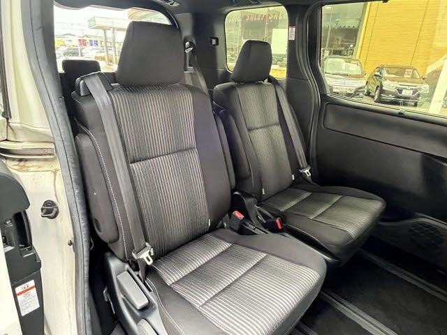 TOYOTA VOXY 2020 Image 31