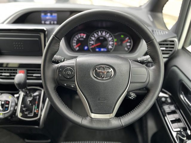 TOYOTA VOXY 2020 Image 31