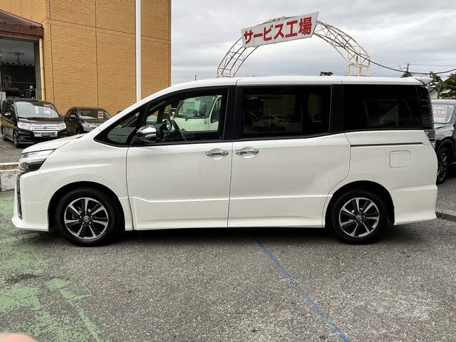 TOYOTA VOXY 2020 Image 31