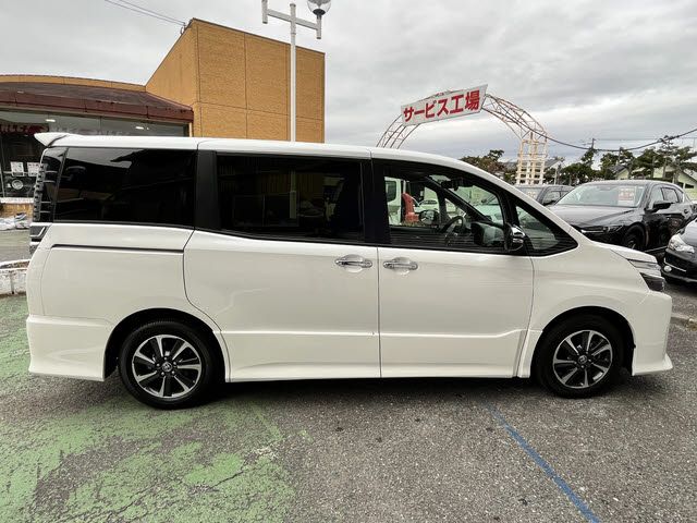 TOYOTA VOXY 2020 Image 31