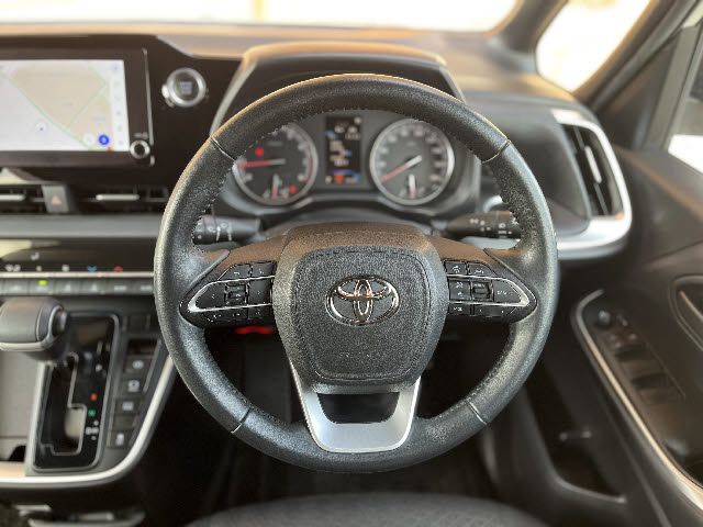 TOYOTA NOAH 4WD 2023 Image 31