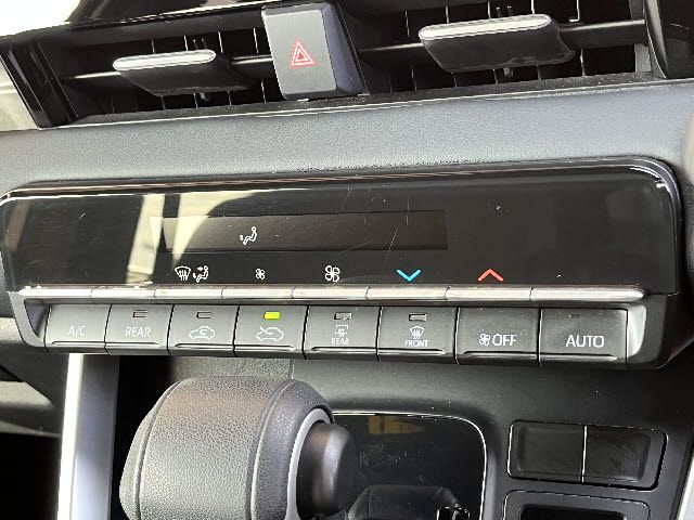 TOYOTA NOAH 4WD 2023 Image 31