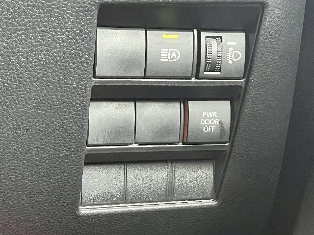 TOYOTA NOAH 4WD 2023 Image 31