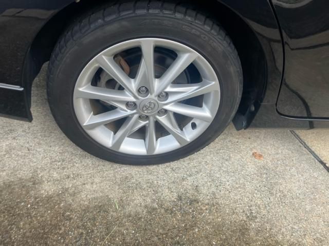 TOYOTA PRIUS ALPHA 2012 Image 31