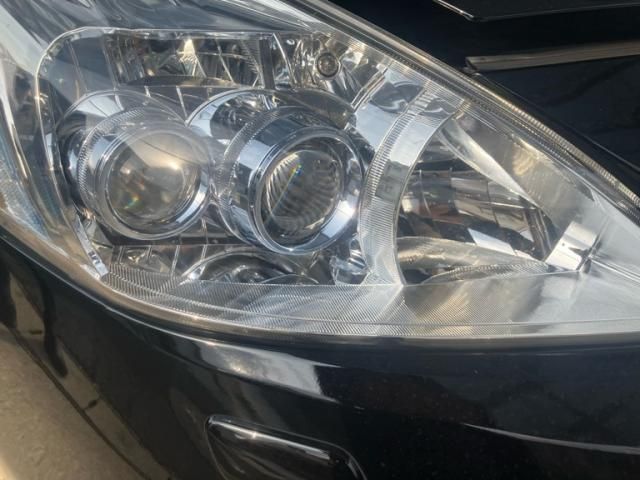 TOYOTA PRIUS ALPHA 2012 Image 31