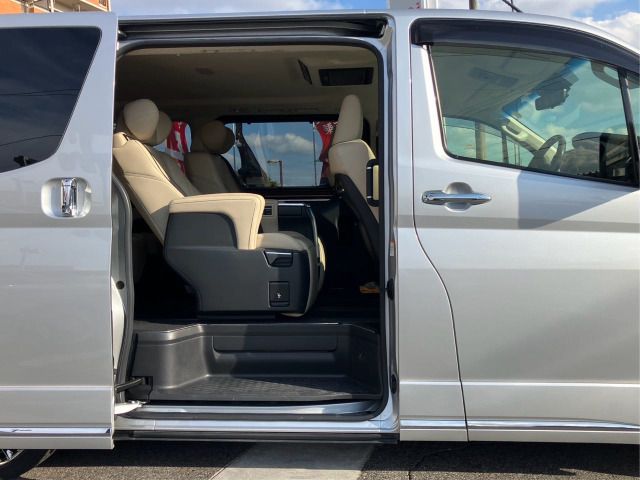 TOYOTA GRANACE 2021 Image 31