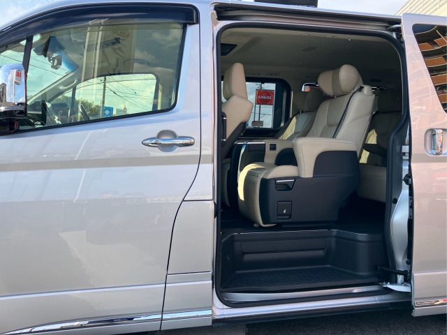 TOYOTA GRANACE 2021 Image 31