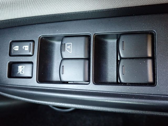 NISSAN NOTE 2018 Image 31