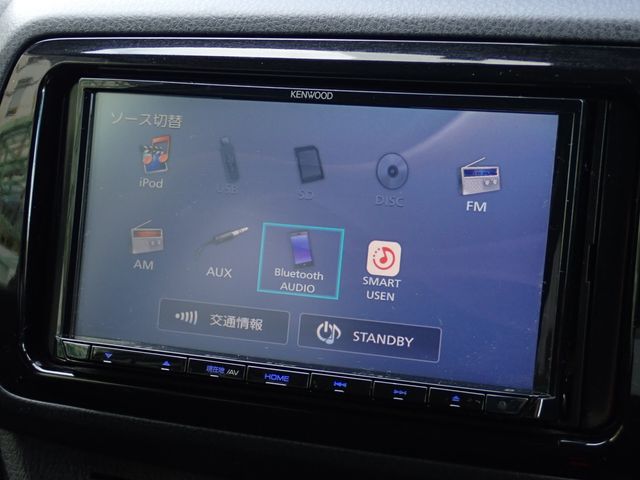 TOYOTA VITZ HYBRID 2018 Image 31