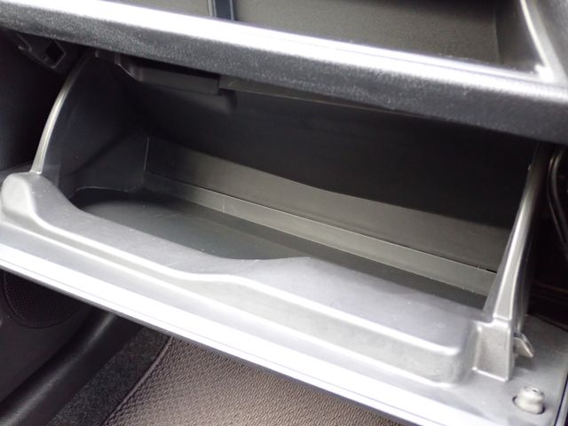 TOYOTA VITZ HYBRID 2018 Image 31