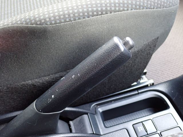 TOYOTA VITZ HYBRID 2018 Image 31