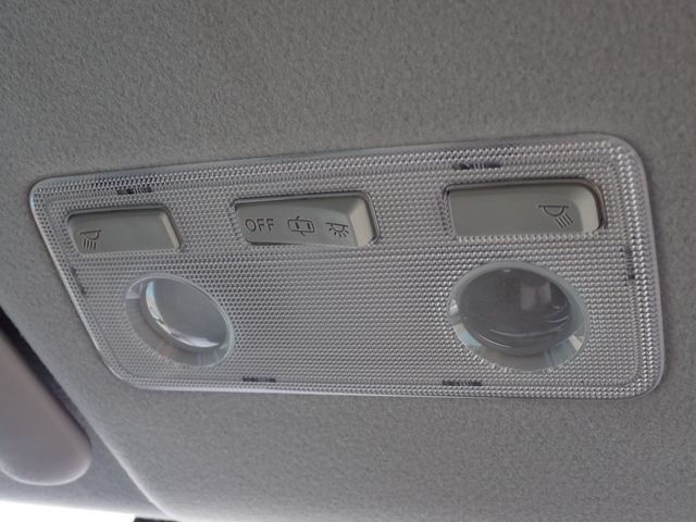 TOYOTA VITZ HYBRID 2018 Image 31