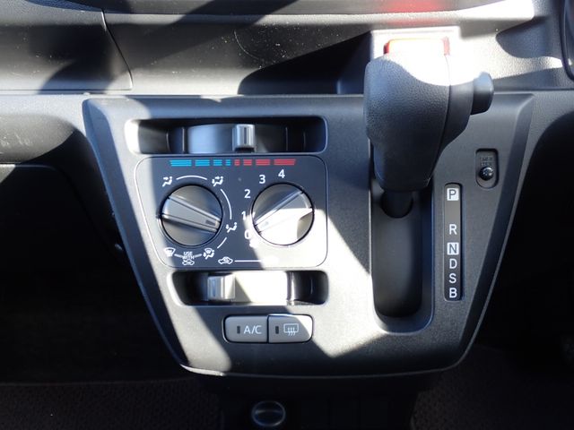 DAIHATSU MIRA E:S 2018 Image 31