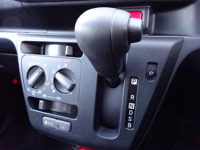 DAIHATSU MIRA E:S 2018 Image 31