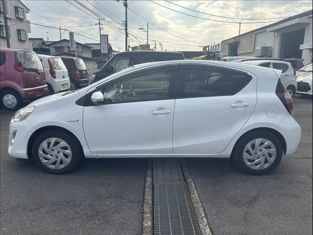 TOYOTA AQUA 2016 Image 31