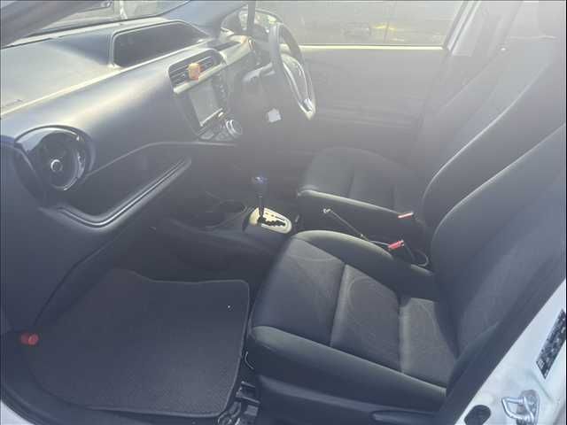 TOYOTA AQUA 2016 Image 31