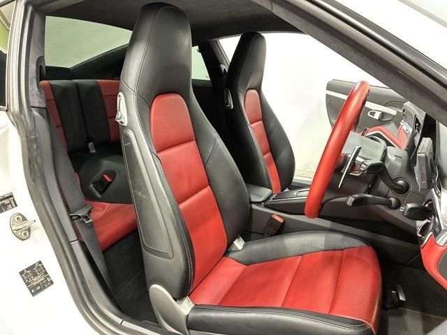 PORSCHE 911 2014 Image 31