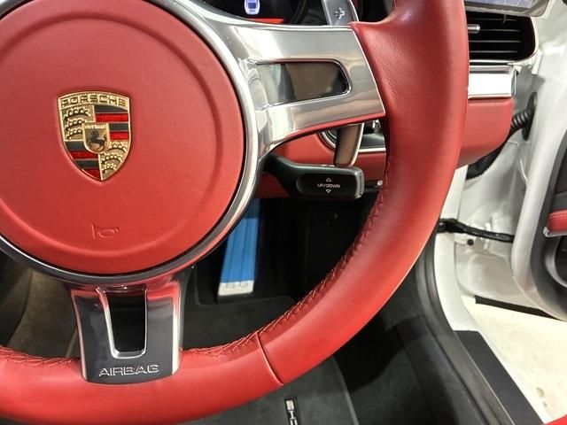 PORSCHE 911 2014 Image 31