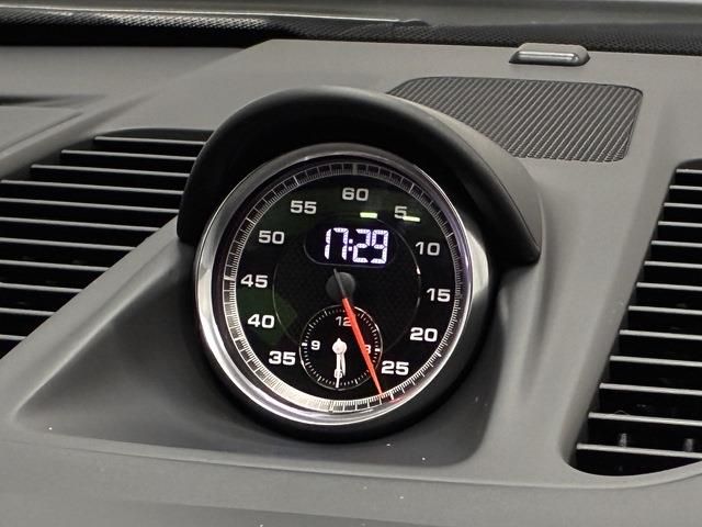 PORSCHE 911 2014 Image 31