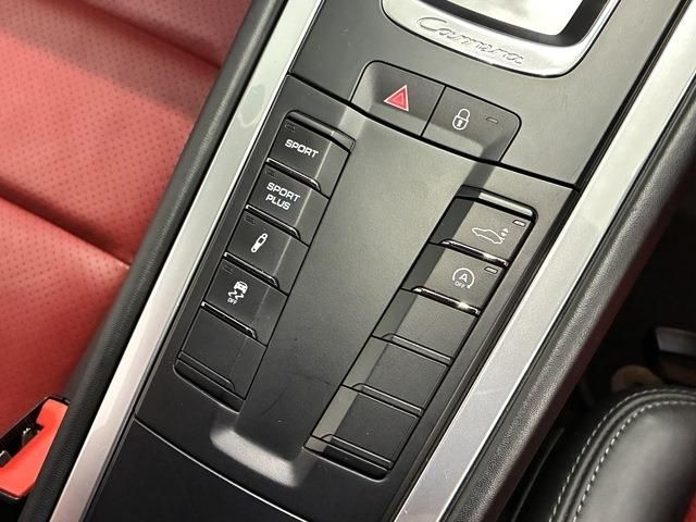 PORSCHE 911 2014 Image 31