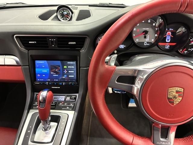 PORSCHE 911 2014 Image 31