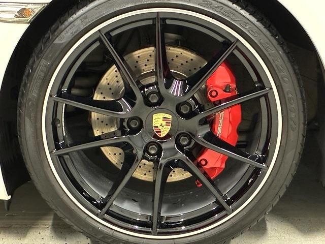 PORSCHE 911 2014 Image 31