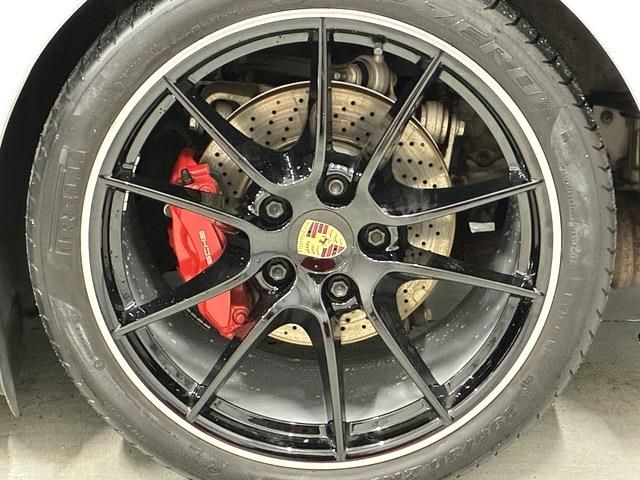 PORSCHE 911 2014 Image 31