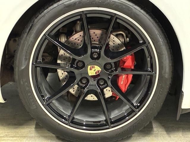 PORSCHE 911 2014 Image 31