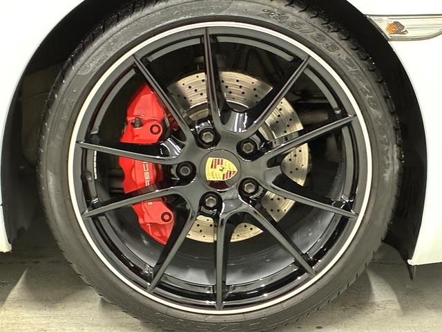 PORSCHE 911 2014 Image 31