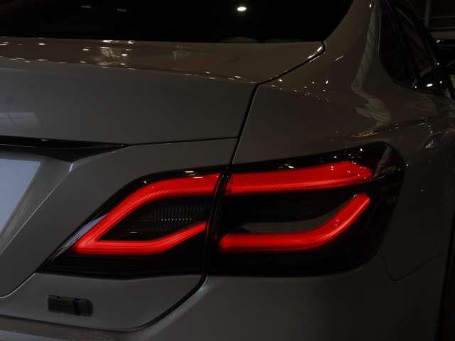 TOYOTA CROWN SEDAN HYBRID 2019 Image 31