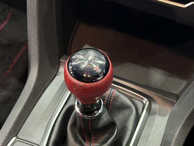 HONDA CIVIC HATCHBACK 2018 Image 31