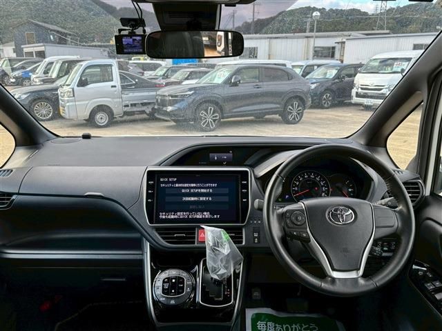 TOYOTA VOXY 2021 Image 31