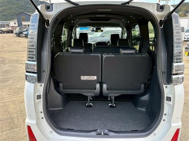 TOYOTA VOXY 2021 Image 31