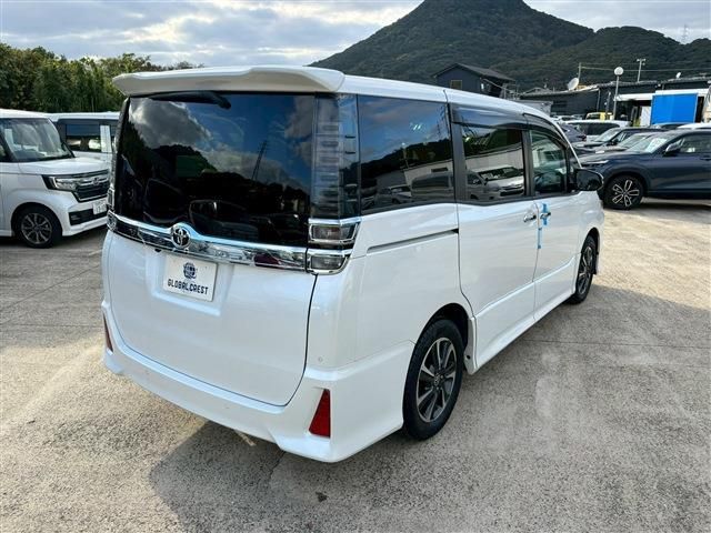 TOYOTA VOXY 2021 Image 31