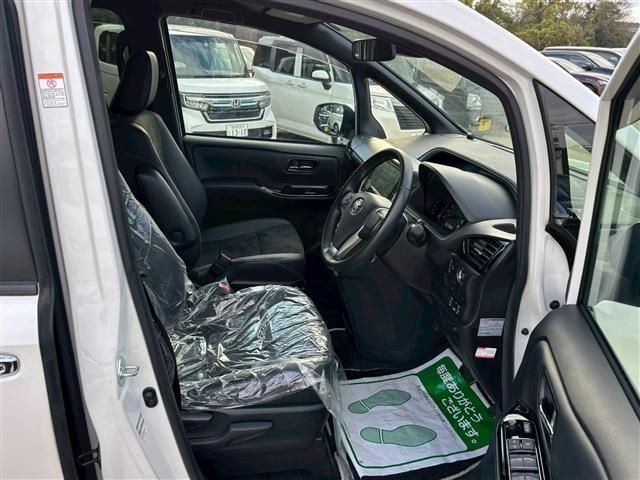 TOYOTA VOXY 2021 Image 31