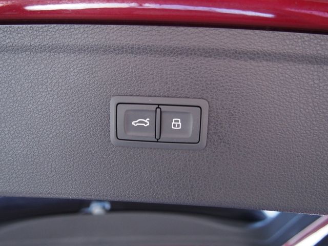 AUDI SQ5 2018 Image 31