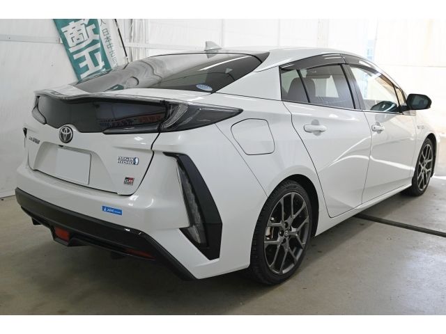 TOYOTA PRIUS PHV 2019 Image 31
