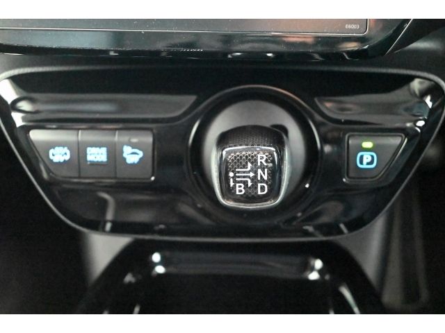 TOYOTA PRIUS PHV 2019 Image 31