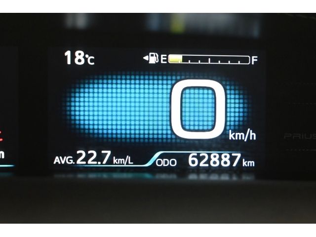 TOYOTA PRIUS PHV 2019 Image 31