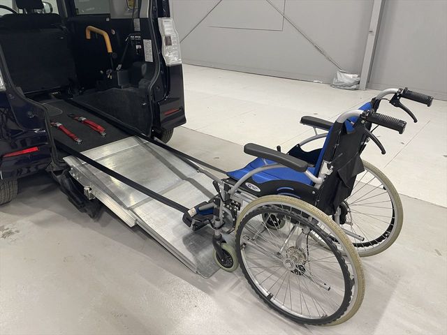 DAIHATSU TANTO CUSTOM 2014 Image 31