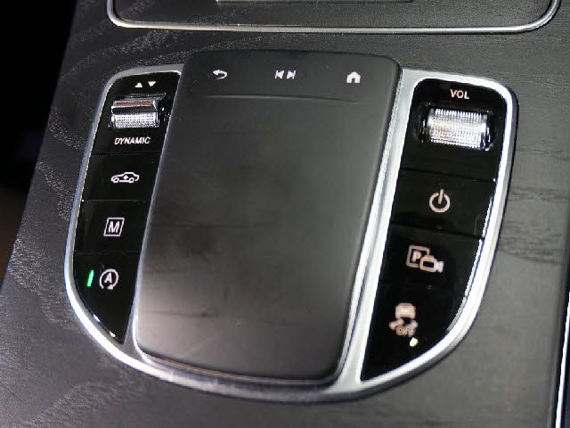 MERCEDES BENZ GLC CL 2019 Image 31