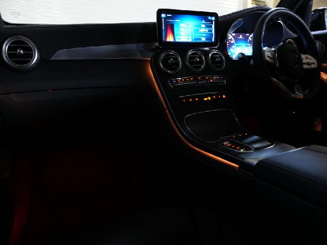 MERCEDES BENZ GLC CL 2019 Image 31