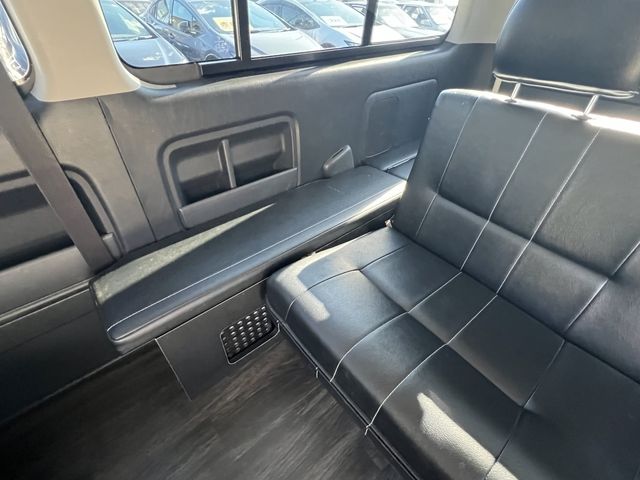 TOYOTA HIACE WAGON 2012 Image 31