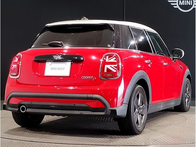 BMW MINI COOPER D 5DOOR 2021 Image 31