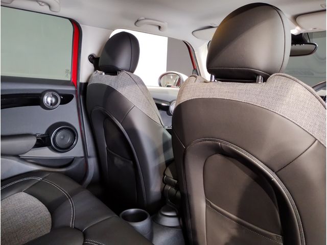 BMW MINI COOPER D 5DOOR 2021 Image 31